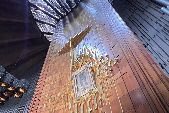 100% private tour in Guadalupe's Basilica with transport - The old and first basilicas show the shrine’s changing story