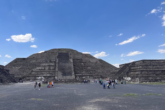 100% Private Tour in Teotihuacán Pyramids from Mexico City - Temples and courtyards beyond the big pyramids