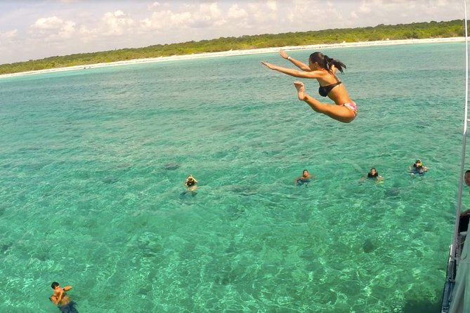 3 Hours - 53' Hatteras - Tulum, Playa Del Carmen, Riviera Maya - Celebrations are where this cruise shines