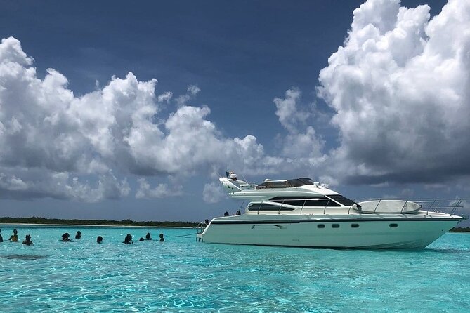 4 Hour - 47' Azimut, Tulum, Playa del Carmen, Riviera Maya - Drinks, music, and karaoke on a private boat