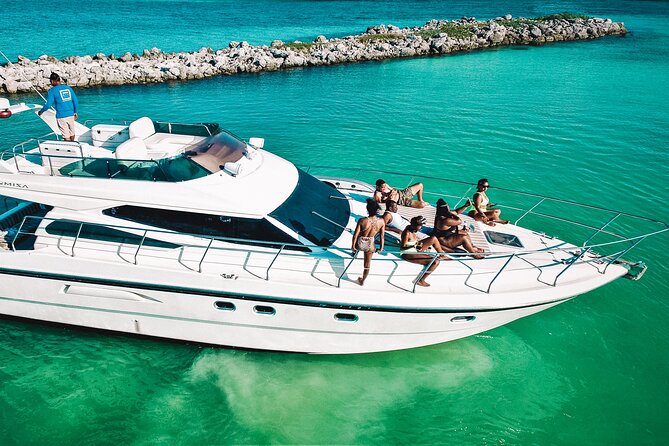 4 Hour - 47' Azimut, Tulum, Playa del Carmen, Riviera Maya - Who will enjoy Los Tres Piratas most?