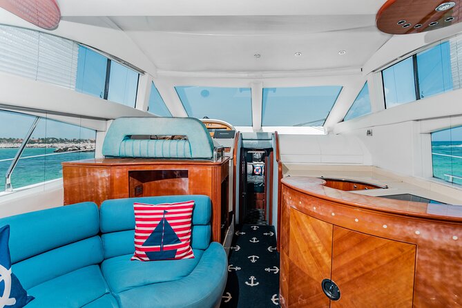 4 Hour 50' Azimut Yacht All-Inclusive in Tulum & Playa del Carmen - What the crew adds to the experience