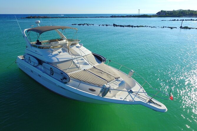 4 Hour - 51' Sea Ray, Tulum, Playa del Carmen, Riviera Maya - Lunch is more than a snack between swims