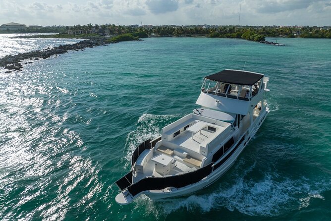 4 Hour - 72' Bruce Roberts, Tulum, Playa del Carmen, Riviera Maya - Snorkeling and paddle boards need confirmation