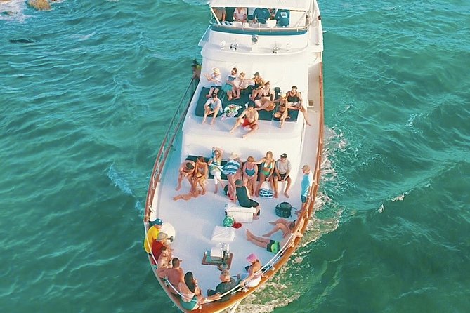 4 Hour - 80' Burger, Tulum, Playa del Carmen, Riviera Maya - A Mexican lunch served on deck