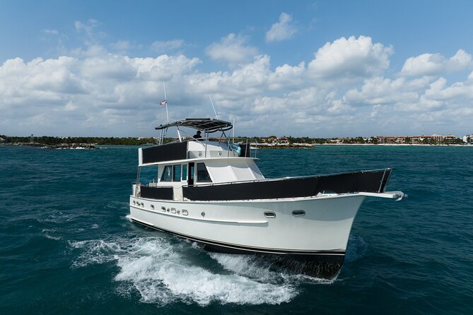 4 Hours - 53' Hatteras - Tulum, Playa Del Carmen, Riviera Maya - Four hours on the Riviera Maya water