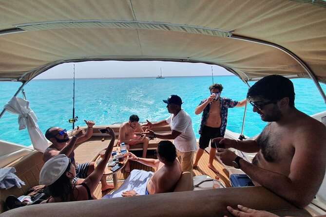 4 hours - Private 48ft Yacht all inclusive in Tulum and Playa del Carmen - One hour at the INAH coral reef