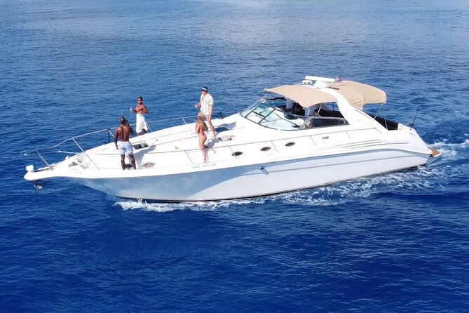4 hours - Private 48ft Yacht all inclusive in Tulum and Playa del Carmen - Ninety minutes at a quiet beach