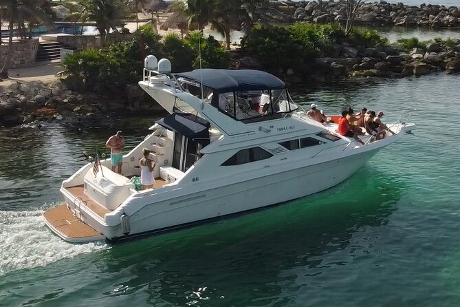 4 hours snorkel & beach tour - Private Yacht 47 ft - What the crew adds to the day