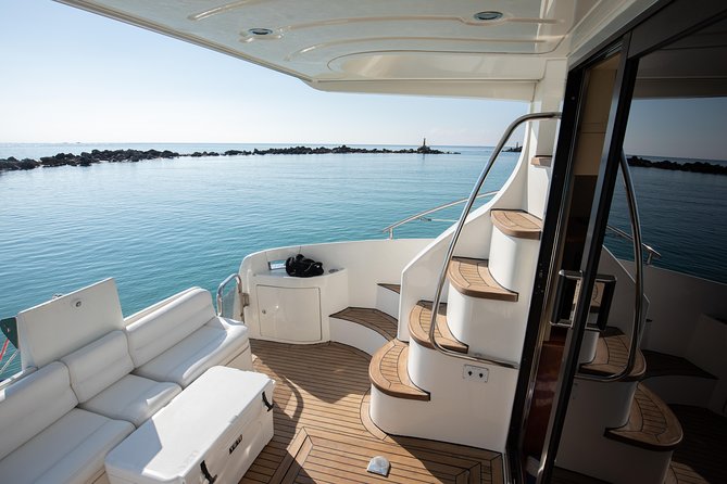 4H 42' Azimut Yacht All-Inclusive from Tulum & Playa del Carmen. - Leaving Puerto Aventuras for the Caribbean