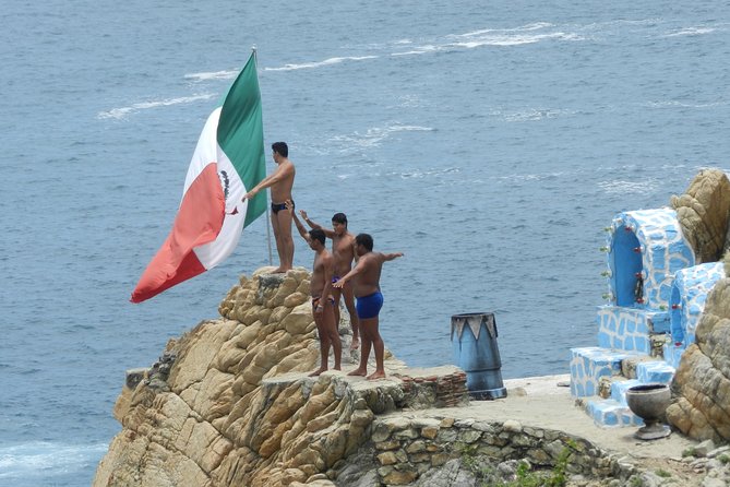 4hr Fun Guide Tour For Cruisers or Hotels Guests with Divers Show - Why this four-hour format works in Acapulco