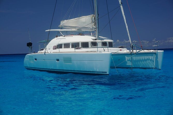 5H Private 40'Catamaran All-Inclusive in Tulum & Playa del Carmen - Food, drinks, and the crew’s service