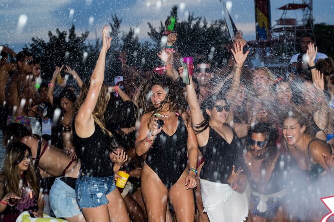 Adults only Hip Hop Sessions Boat Party Cancun - What kind of Cancun experience is this?