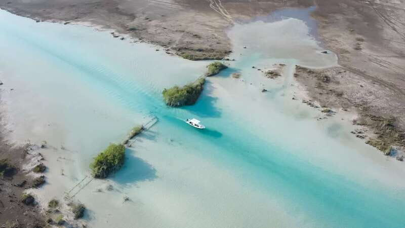 Bacalar: 3 Hour Boat Trip with Swimming & Drinks - Starting at Casa China and getting oriented