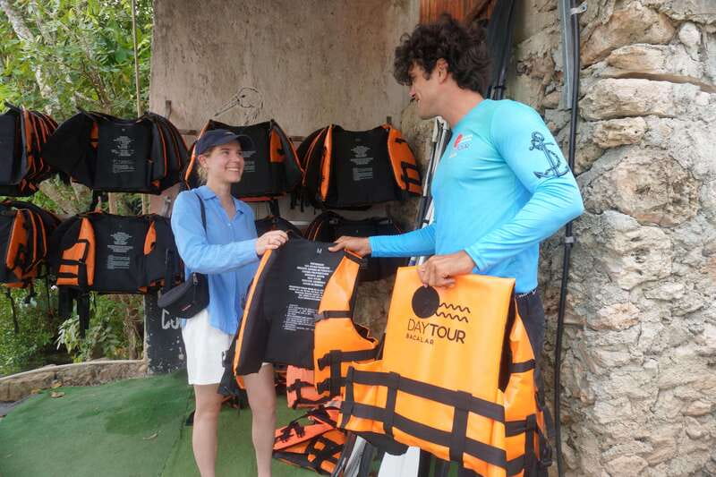 Bacalar: 3-hr Pontoon Boat Tour with Beach Club + Kayaks - Cenote Esmeralda and the Lagoon’s Seven Colors