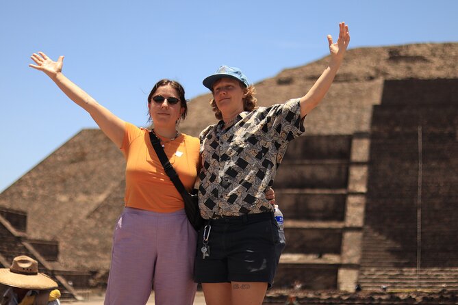 Balloon Flight and Tour in Teotihuacán from Mexico City - Walking Through Teotihuacán With a Guide