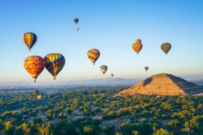 Balloon flight + pick up in CDMX + Breakfast in Cave + Pyramids