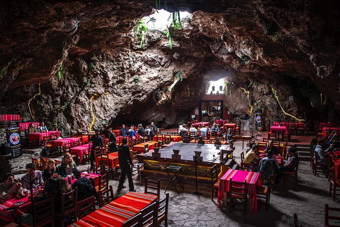 Balloon flight + pick up in CDMX + Breakfast in Cave + Teotihuacan - Coffee, firelight, and waiting for the balloon
