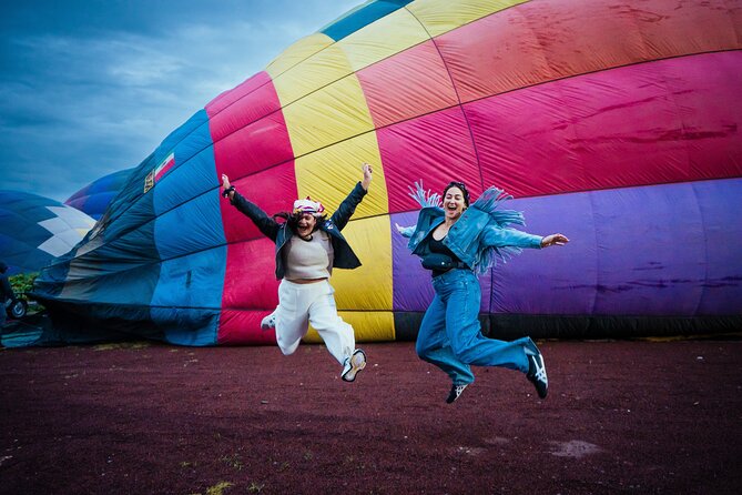 Balloon Flight with Breakfast in a Natural Cave and Transportation from CDMX - Who Will Enjoy This Morning Most?