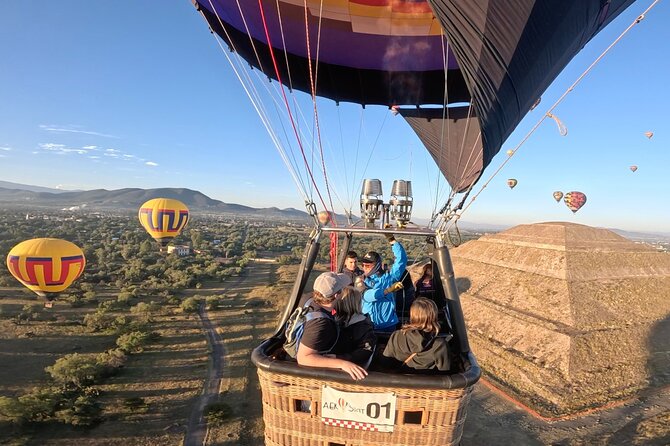 Balloon flight with breakfast in Cave and Pyramids tour from CDMX - Breakfast in a natural cave