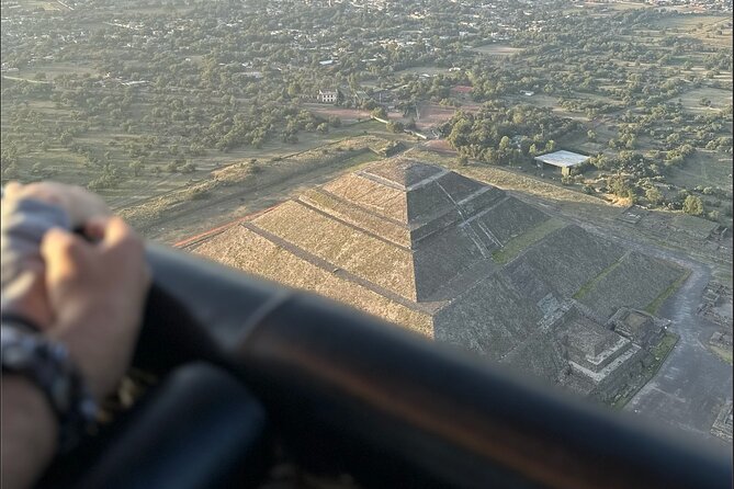 Balloon flight with breakfast in Cave and Pyramids tour from CDMX - Transport, group size, and the real length of the day
