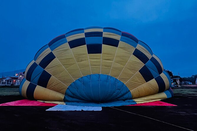 Balloon flight with private transportation and guided tour to Teotihuacán - Private transport and the value of the package