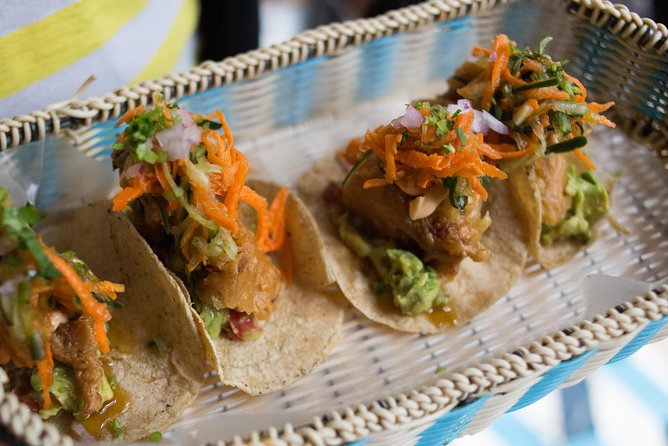 Bike to taste the world's best tacos - Mexico City - Starting in Roma Norte with a bicycle