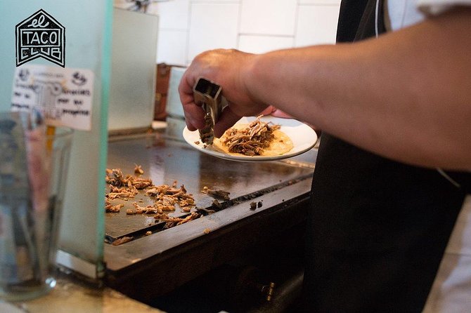 Bike to taste the world's best tacos - Mexico City - Pausing in a Roma Norte park