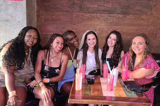 Cabo Bar Crawl - The BEST Bar and Clubs in Cabo - El Squid Roe at 9 pm: meeting point and final stop