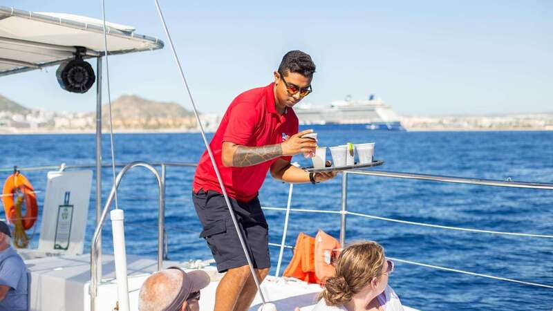 Cabo San Lucas: 4-Hour Snorkeling Cruise with Open Bar - The return route offers more coastline
