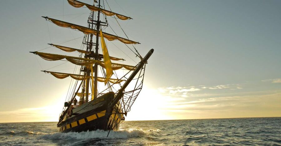 Cabo San Lucas: Sunset Pirate Ship Cruise with Dinner Show - Key points to know before booking