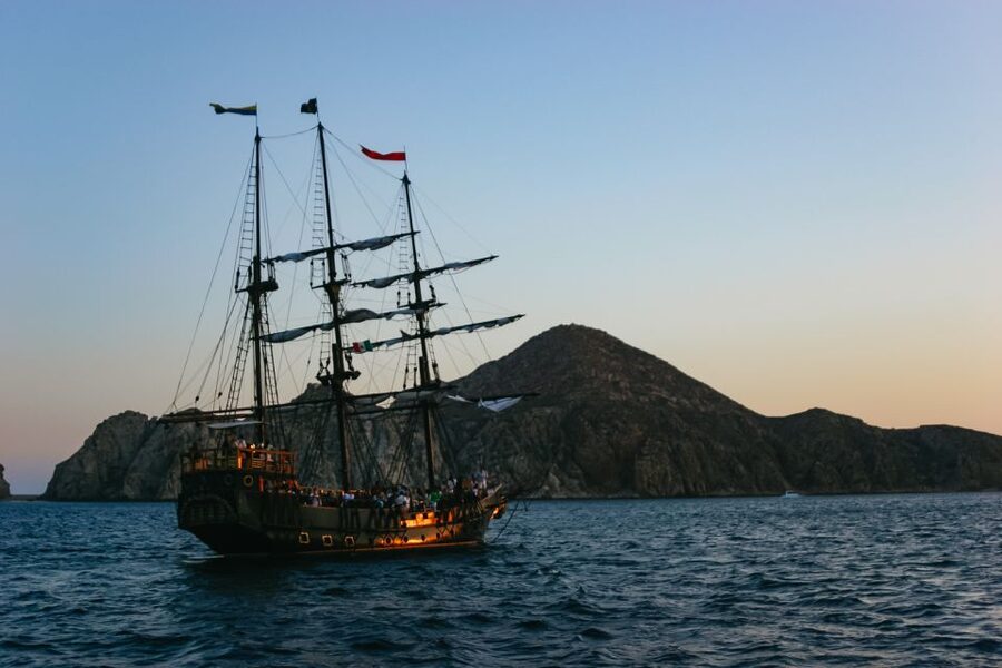 Cabo San Lucas: Sunset Pirate Ship Cruise with Dinner Show - Practical tips for a better evening