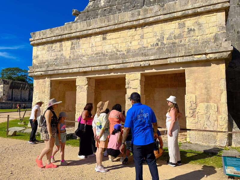 Cancun: Chichen Itza Early Access Guided Tour - El Castillo, the Great Ball Court, and the Temple of the Warriors