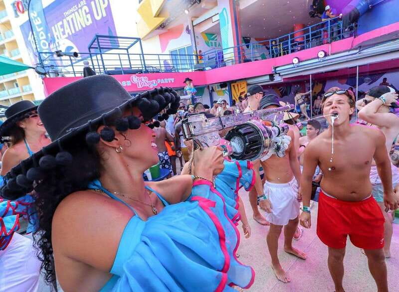 Cancún: Coco Bongo Beach Party Experience - Who will enjoy this most