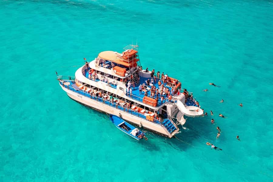 Cancun: Isla Mujeres Full Day Dancer Cruise - Breakfast Begins the Morning on Board