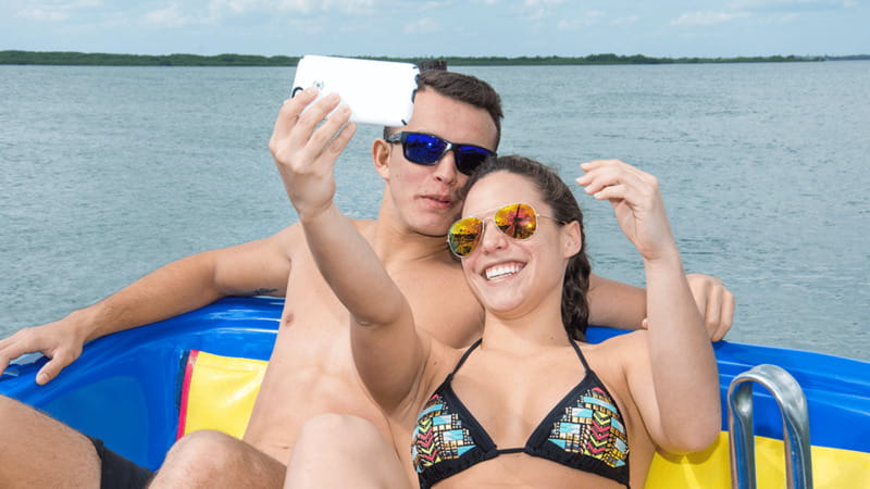 Cancún: Skyrider Parasailing Experience - The descent and the end of the 30-minute activity