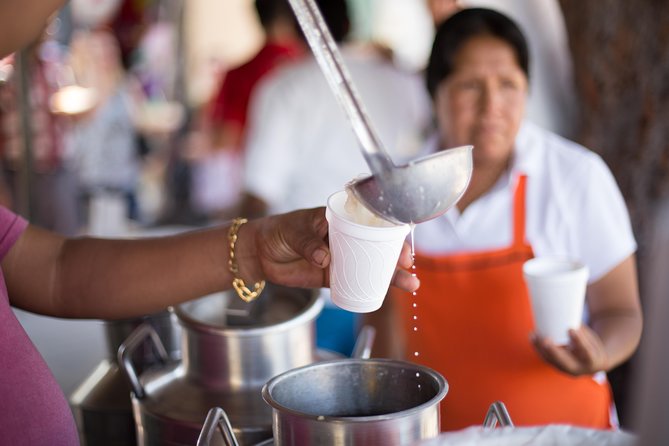Cancun Street Food Tour with Food Stalls, Local Market and Murals - How the transportation and timing work