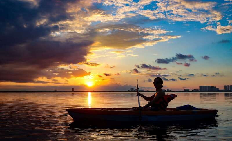 Cancun: Sunset Kayak Experience in the Mangroves - What the guides add to the experience