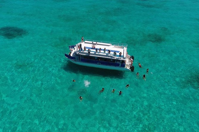 Catamaran Tour to Isla Mujeres all Included - Starting through the Nichupté Lagoon