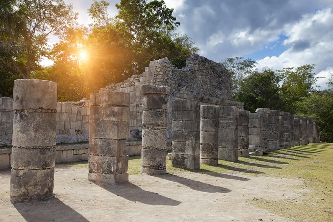 Chichen Itza by Van: Reduced Group, Tour Guide, Fast Trip & Lunch - Entering Chichen Itza before the hottest crowds