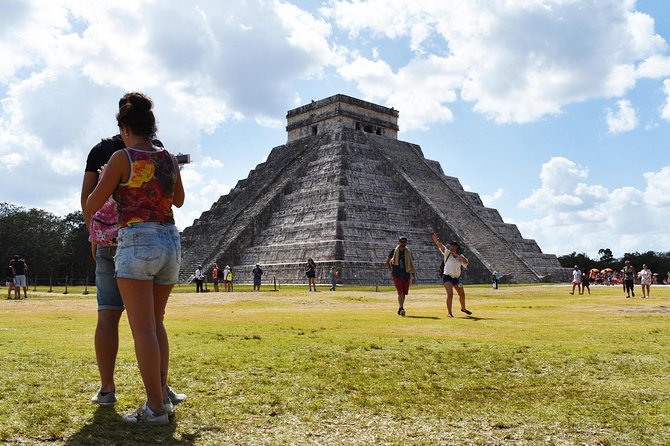 Chichen Itza Day Trip Exclusive Nool-Ha Cenote & Valladolid Visit - Early pickup and the long road from Cancun