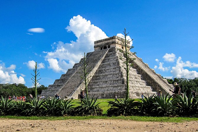 Chichen Itza & Ekbalam Tour From Playa del Carmen - Lunch, shopping, and the parts that need caution