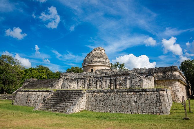 Chichen Itza Guided Historical Tour with Lunch Included - The guide and group size can shape your day