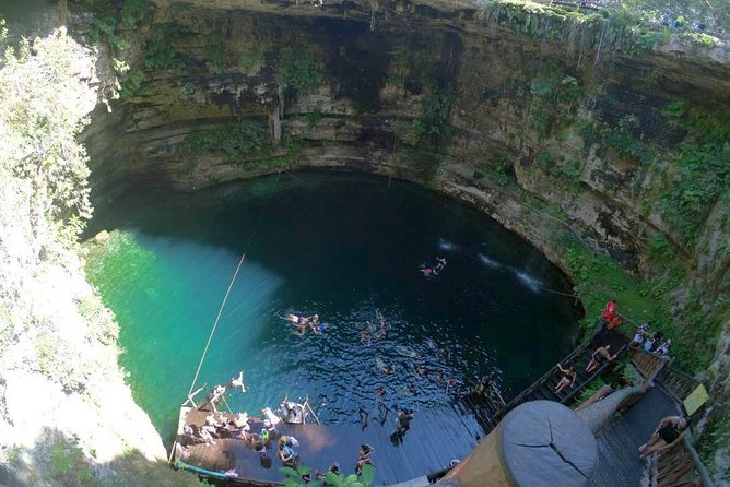 Chichen Itza, Suytun and Ik-Kil Cenote - The Maya village, lunch and the sales pressure