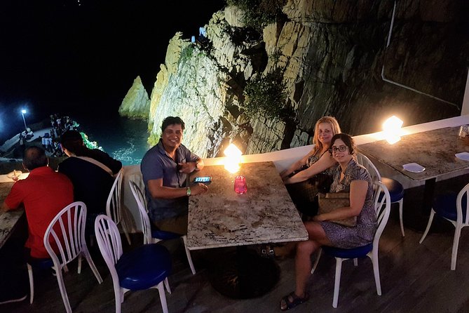 Cliff Diver De Luxe with Different Options at "La Quebrada" - What the guides add to the night