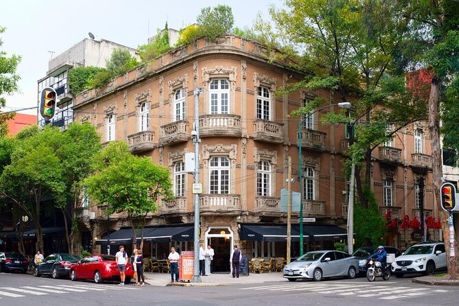 Colonia Roma Food Tour - Plaza Edith Sánchez and the neighborhood’s character