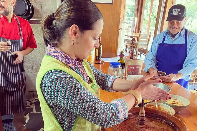 Cook & Dine | Make Authentic Mexican Mole and Salsas in San Miguel de Allende - Preparing ancestral Mexican rice