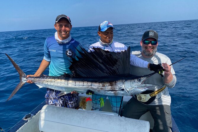 Costa Maya Sport Fishing - Trolling, jigging, and the waiting game