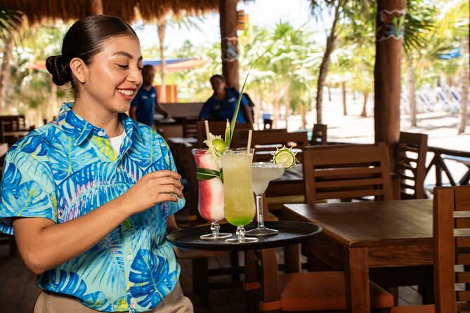Cozumel: KUZÁ Beach Day, Buffet, Open Bar & Mexican Flavors Class - Buffet Lunch and the Standard Open Bar
