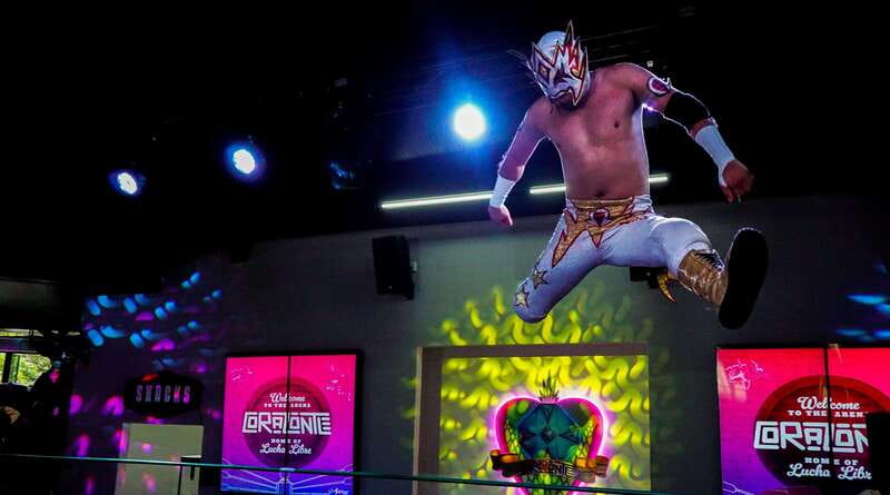 Cozumel: Mexican Lucha Libre Experience! Classic Package - The welcome drink sets the tone